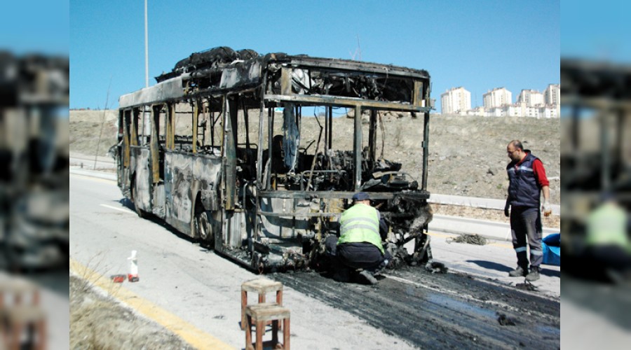 Ba�kent'te EGO otob�s� yand�