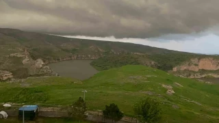 Batman'da sa�anak sele neden oldu: AVM giri�inde tavan ��kt�