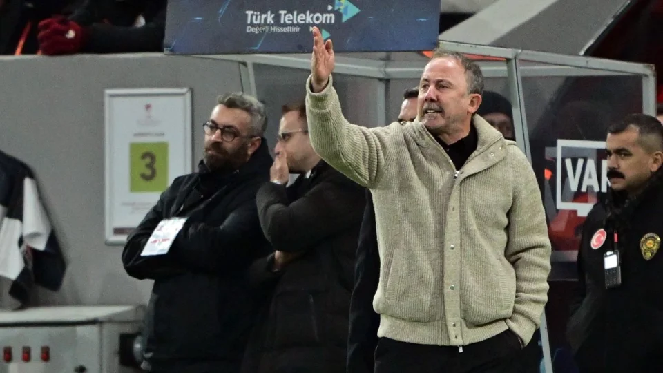 Be�ikta�'tan Galatasaray derbisini erteletebilecek hamle