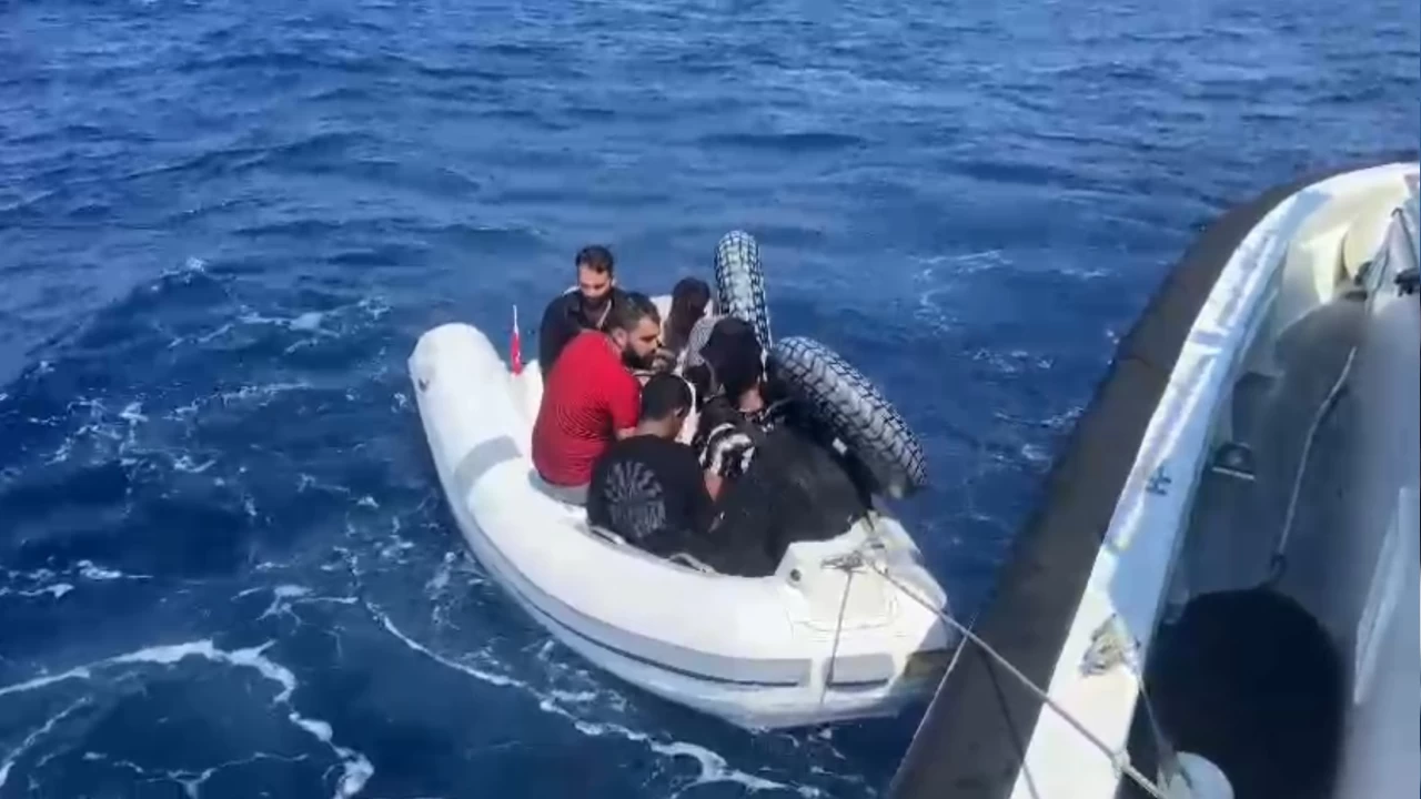 Bodrum a��klar�nda 14 d�zensiz g��men yakaland�