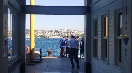 Boğaza yüzmek için giren bir kişi boğuldu
