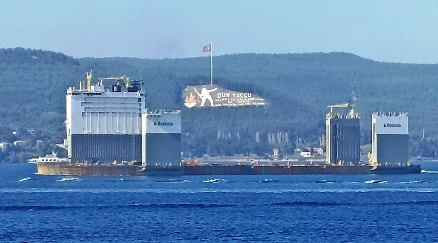 Boka Vanguard Çanakkale Boğazı'ndan geçiş yaptı