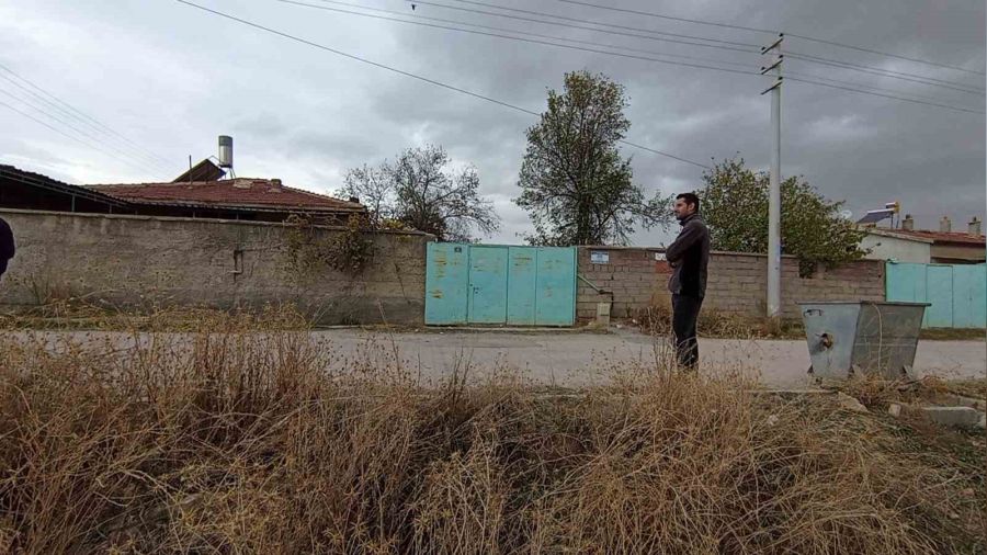 Bo�anma a�amas�ndaki e�ini �ld�rd�, kay�nvalidesini a��r yaralad�