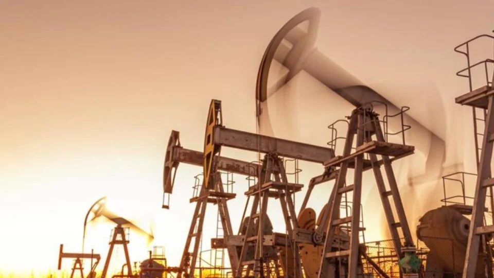 Brent petrol�n varili 82,61 dolar