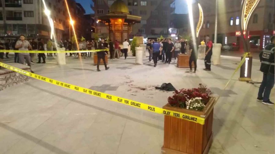 Burdur'da bıçaklı kavga: 2 yaralı
