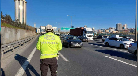 Çakarlı araçlara ceza yağdı