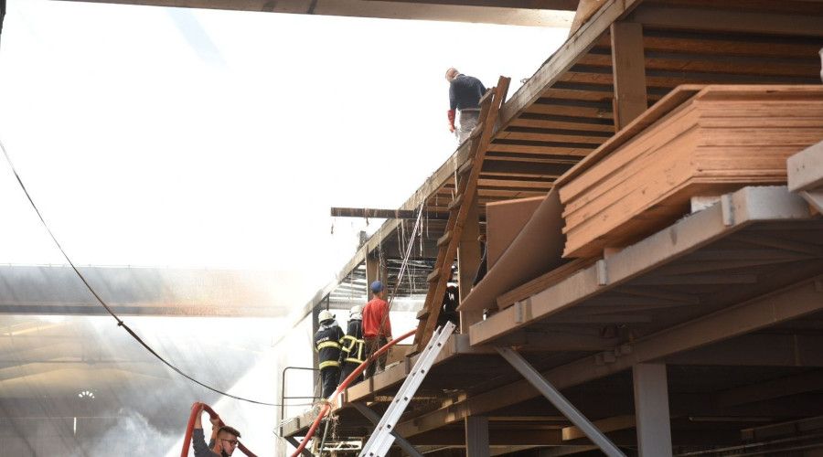 Çelik döküm fabrikasında yangın