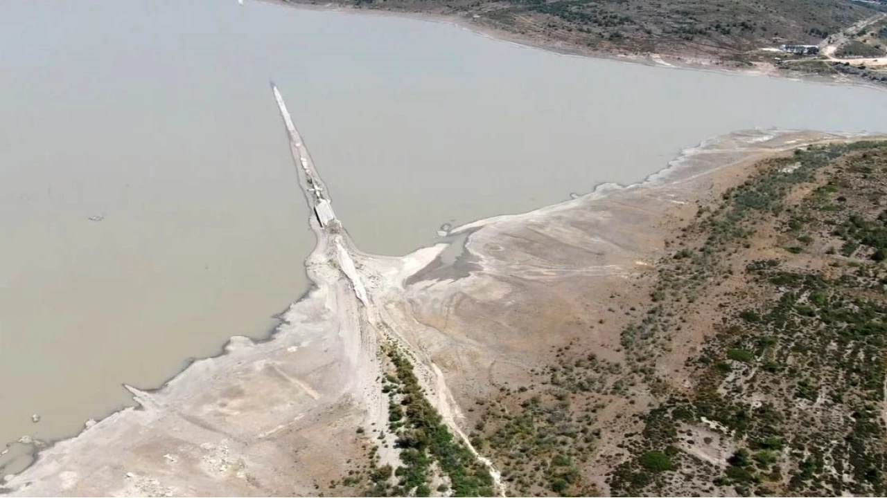 Çeşme'de susuz yaz tehlikesi