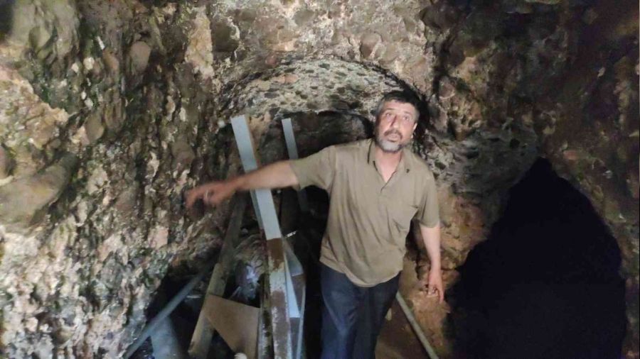 Çöken yolda Roma Dönemi'ne ait tünel ortaya çıktı