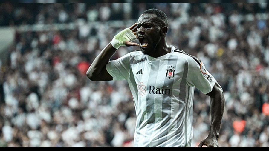 Colley Aboubakar'dan ders alıyor