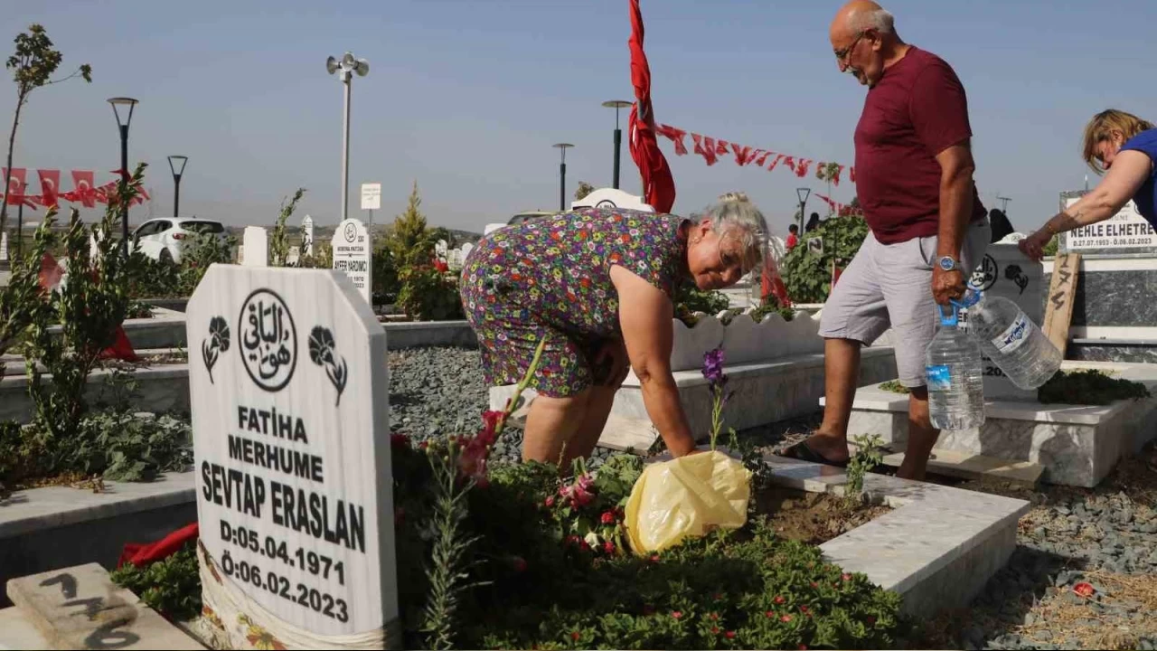 Deprem mezarl���nda buruk arefe