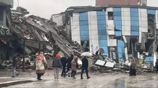 Depremde 72 kiinin ld sias Oteli'ne ilikin davann grlmesine devam edildi