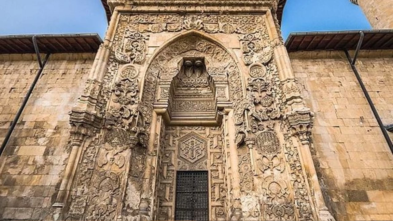 Divriği Ulu Camii ve Darüşşifası