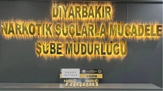 Diyarbak�r'da yabanc� uyruklu �ah�s 83 kaps�l eroin ile yakaland�