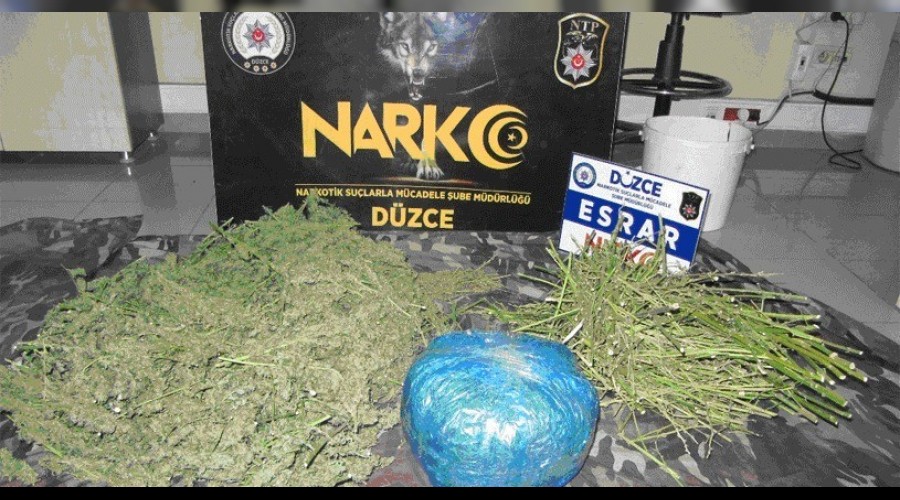 D�zce'de 4.5 kilo esrar ele ge�irildi