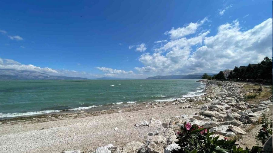 E�irdir G�l�'nde su seviyesinin d��t��� belirlendi