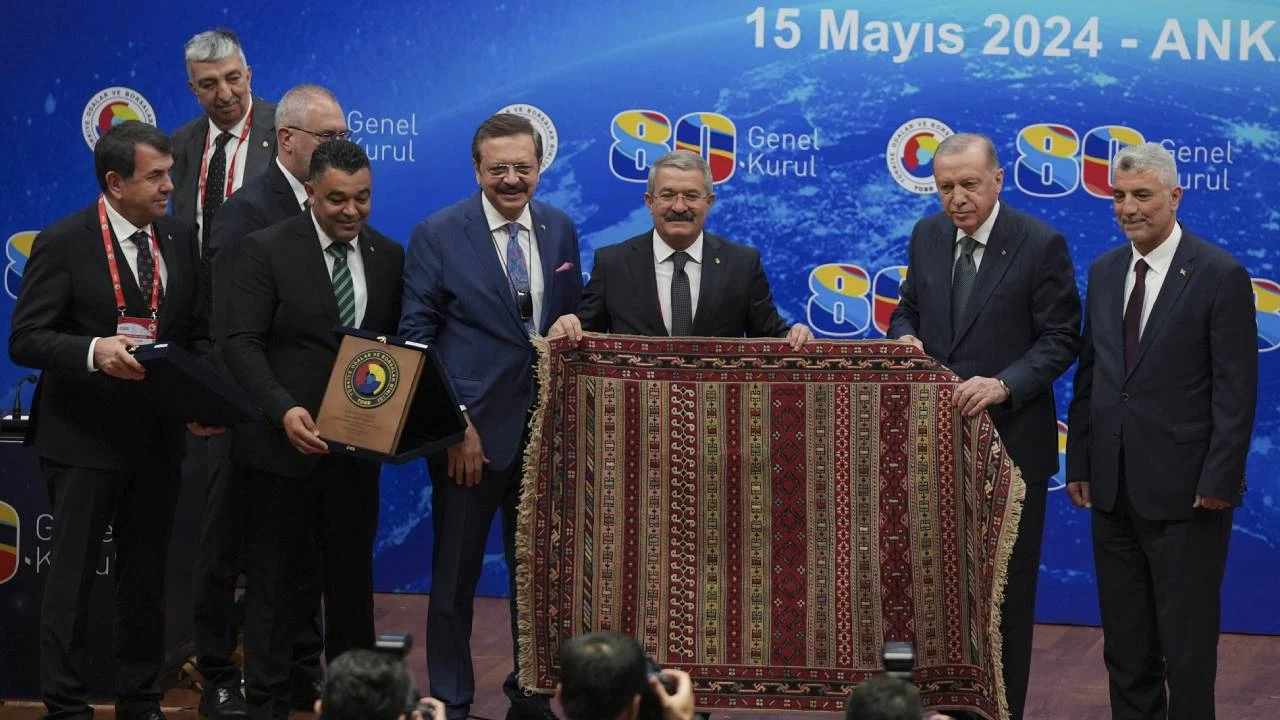 Erdoğan: Oda ve borsa başkanlarına yeşil pasaport verilecek