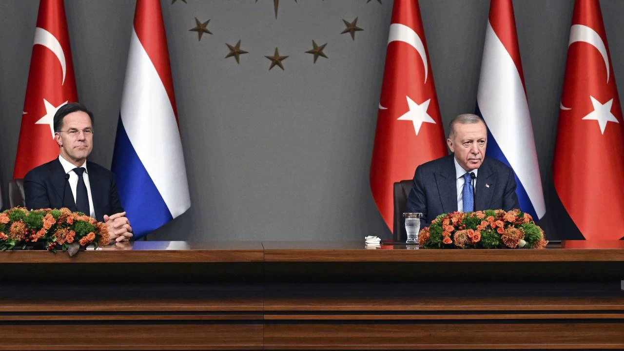 Erdo�an'dan Rutte'ye AB mesaj�: Hollanda'n�n deste�ini bekliyoruz