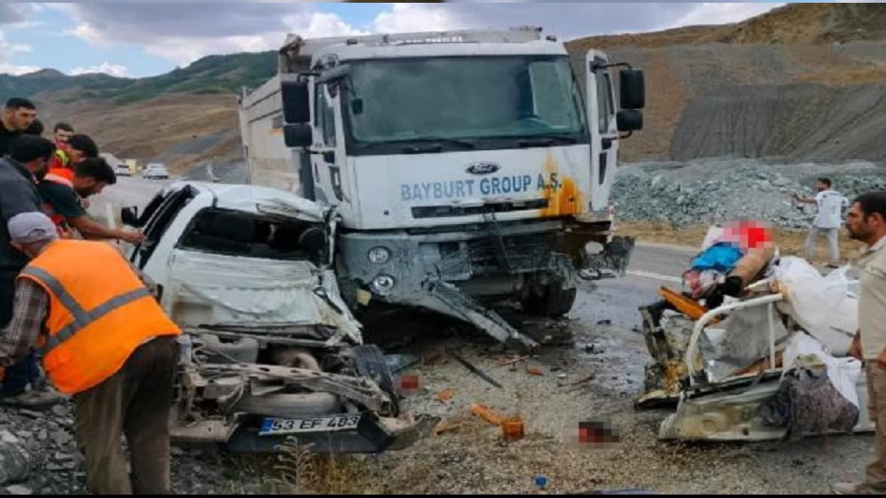 Erzurum İspir'de feci kaza: 2 ölü, 2 yaralı