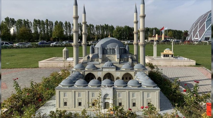 EsminyaT�rk'te ziyaret�i eksik olmuyor