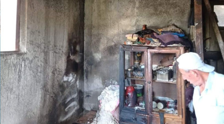 Evi yanan alheizmer hastası kadın ölümden döndü