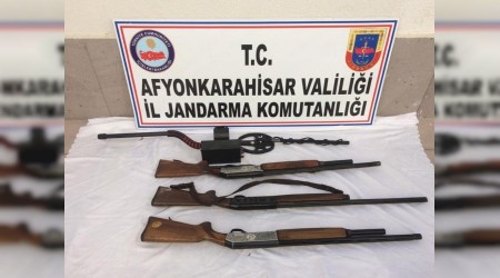 Evinin bahçesine kenevir ekip esrar imal etti