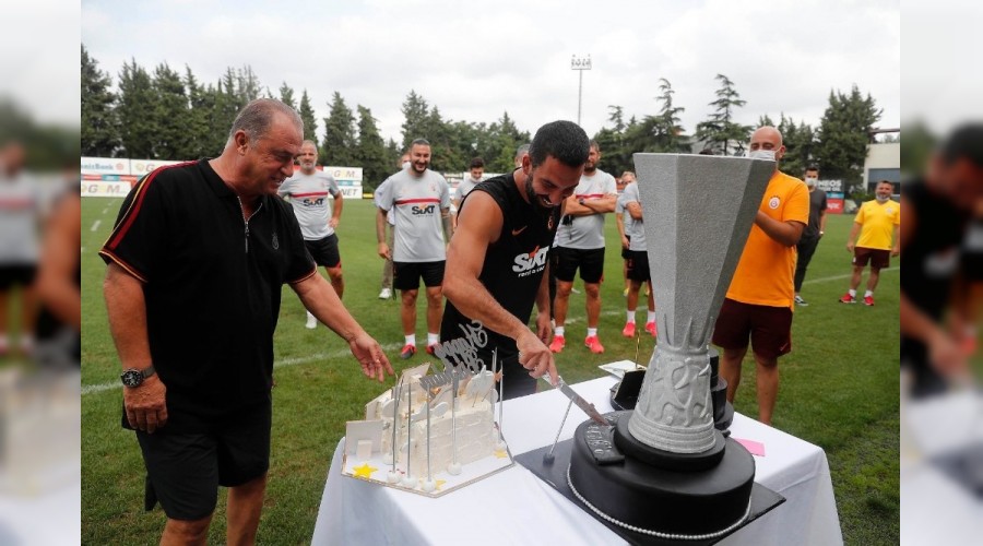 Terim'e doğum günü kutlaması