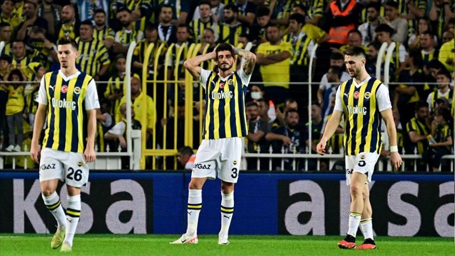 F.Bahçe, liderliği G.Saray'a kaptırdı