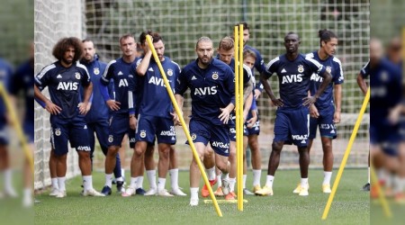 Fenerbahçe yağmura rağmen tempoyu yükseltti