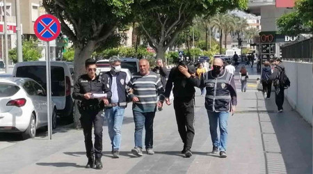 Hastanede güvenlik görevlisini darp ettiler