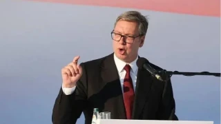 H�k�met kar��t� protestolar 18 ayd�r s�r�yor: S�rbistan Cumhurba�kan� Vucic, istifa edece�ini a��klad�!