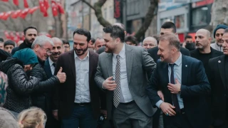 H�seyin Ba�'tan �arp�c� ��k��: 'T�rkiye gen�lerini kaybediyor'