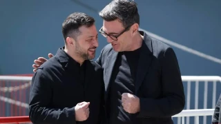 �ngiltere'nin yeni Ba�bakan� Burnham, ilk uluslararas� ziyaret�isi olarak Zelenskiy'i a��rlad�