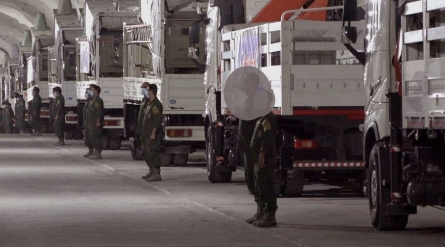 İran, Basra Körfezi'nde yeni yeraltı füze üssü açtı