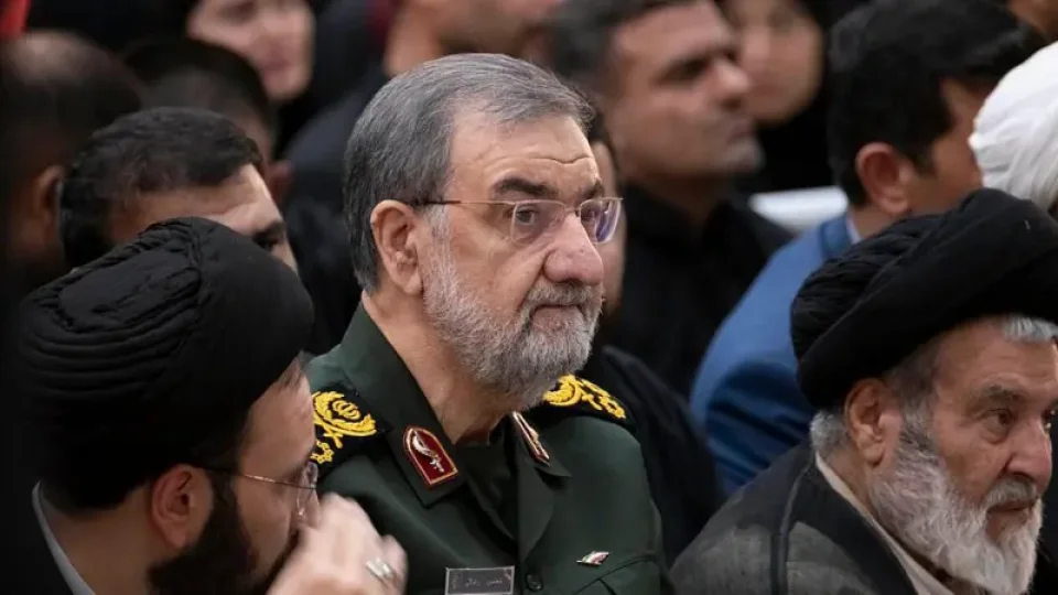 İran'da Düzenin Maslahatını Koruma Komitesi Genel Sekreteri Tümgeneral Muhsin Rızai, ülkesinin Mekke paktına ancak prensipleri belirleyen bir "kurucu ortak" olarak katılabileceğini söyledi