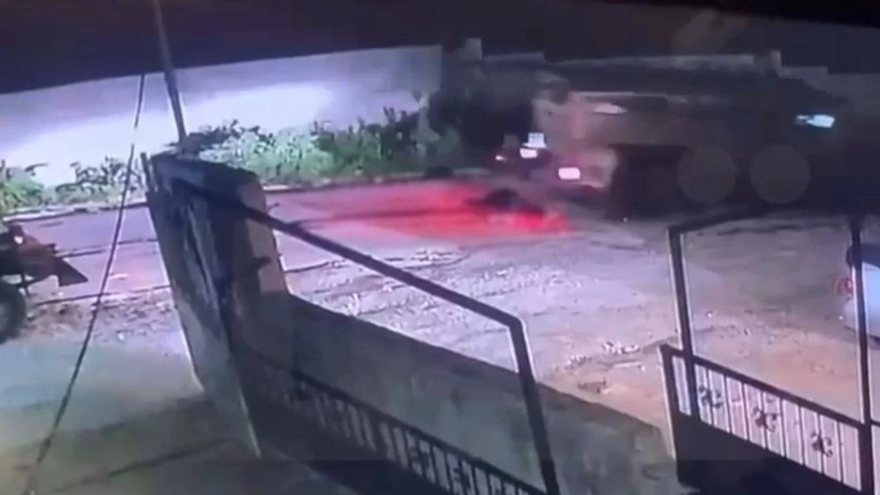 İsrail askerleri Batı Şeria'da vurduğu Filistinli gencin üzerinden araçla geçti