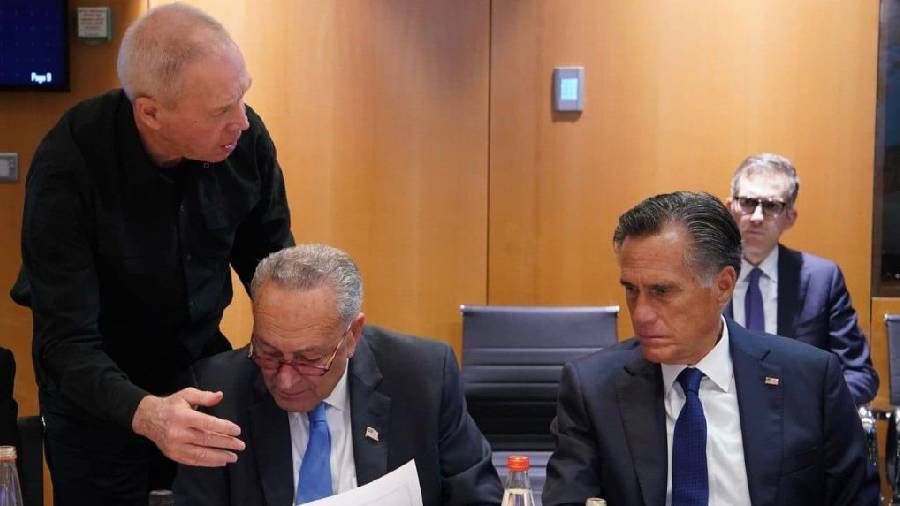 �srail Savunma Bakan� Gallant, �lkeyi ziyaret eden Amerikal� senat�rlerle g�r��t�