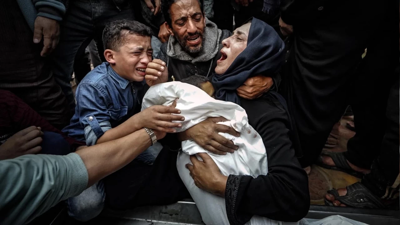 İsrail'in katlettikleri arasında 'sıfır yaşında' olarak ifade edilen henüz bir yaşına bile basmamış 710 tane bebek de var