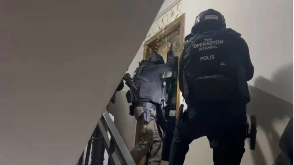 �stanbul ve Yalova'da DEA� operasyonu: 9 g�zalt�