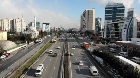 İstanbul’da kar alarmı verildi, yollar boş kaldı