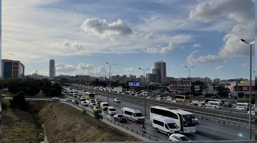 �stanbul'da trafik yo�unlu�u y�zde 58'e y�kseldi