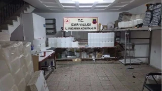 İzmir'de 2.5 milyon TL'lik kaçak alkol ve tütün operasyonu