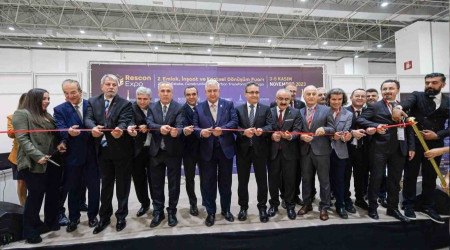 İzmir'de emlak, inşaat ve kentsel dönüşüm fuarı başladı