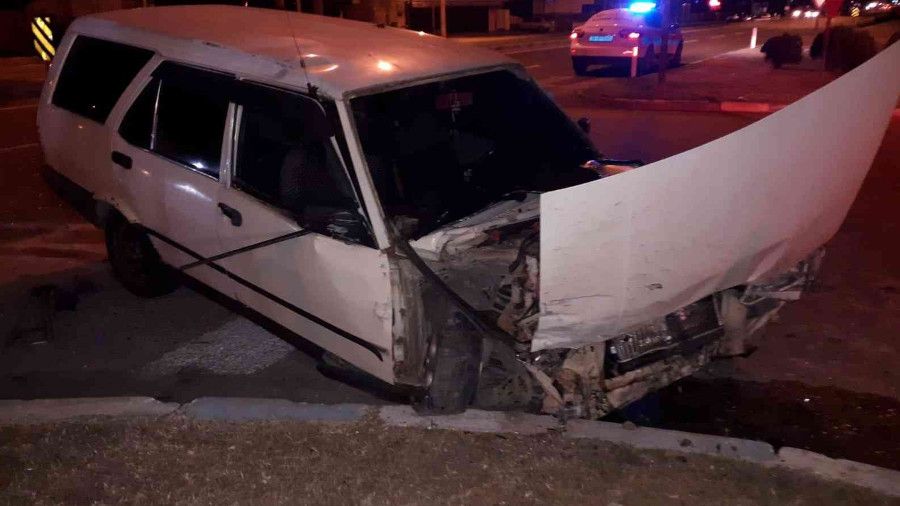 �zmir'de trafik kazas�: 8 yaral�