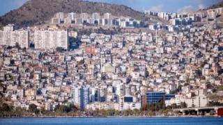 zmirin ykselen yldz: Bayrakl