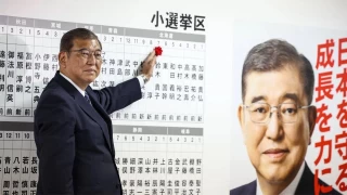 Japonya'nın iktidardaki partisi LDP, meclisteki çoğunluğu kaybetti