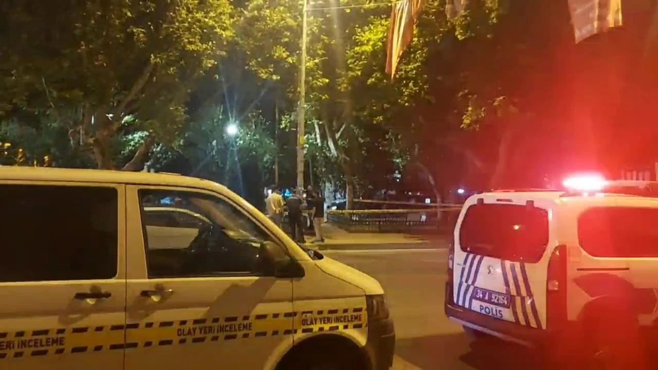 Kadıköy'de bıçaklı saldırı: 1 yaralı