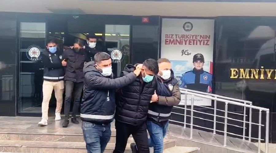 Kad�k�y'de sokak ortas�nda 'namus' cinayeti 