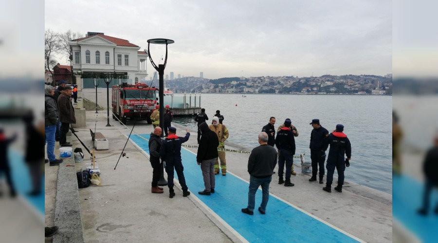 Kad�n s�r�c� denize u�tu