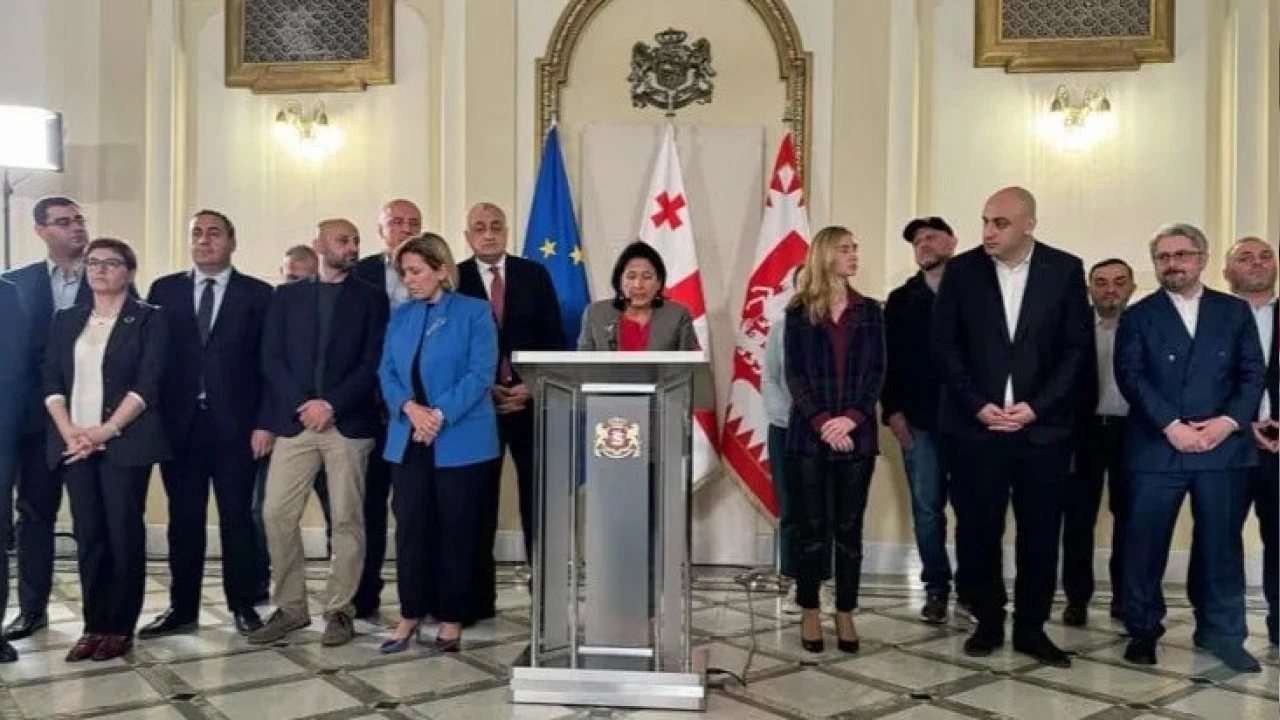 Kafkaslar kar��acak... Zurabi�vili: 'Se�imleri tan�m�yorum'